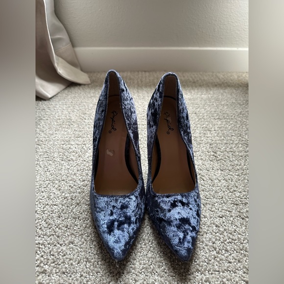 Qupid Blue Velvet Pointy Toe High Heel Shoes - Picture 3 of 3